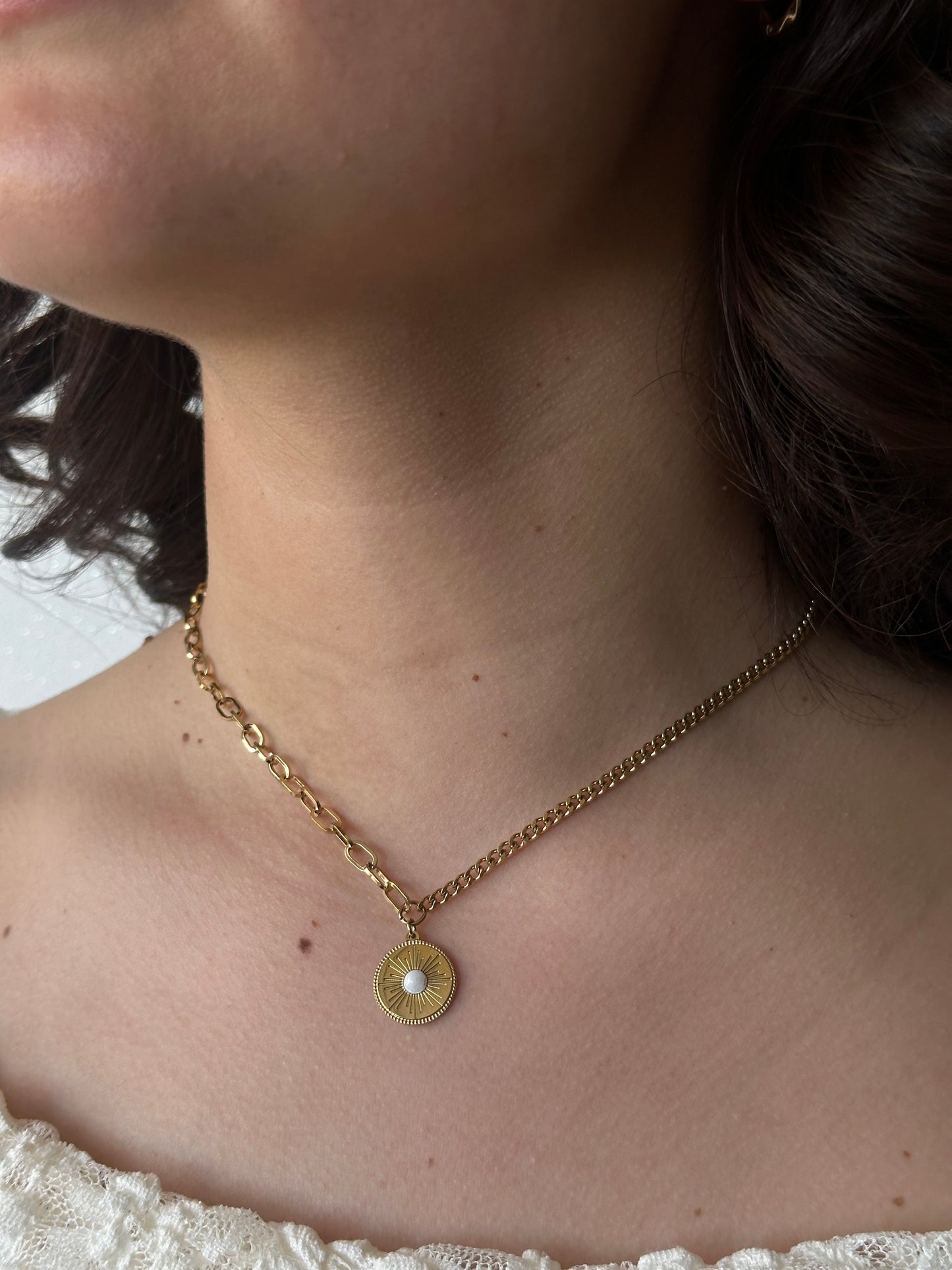 Collier Sola