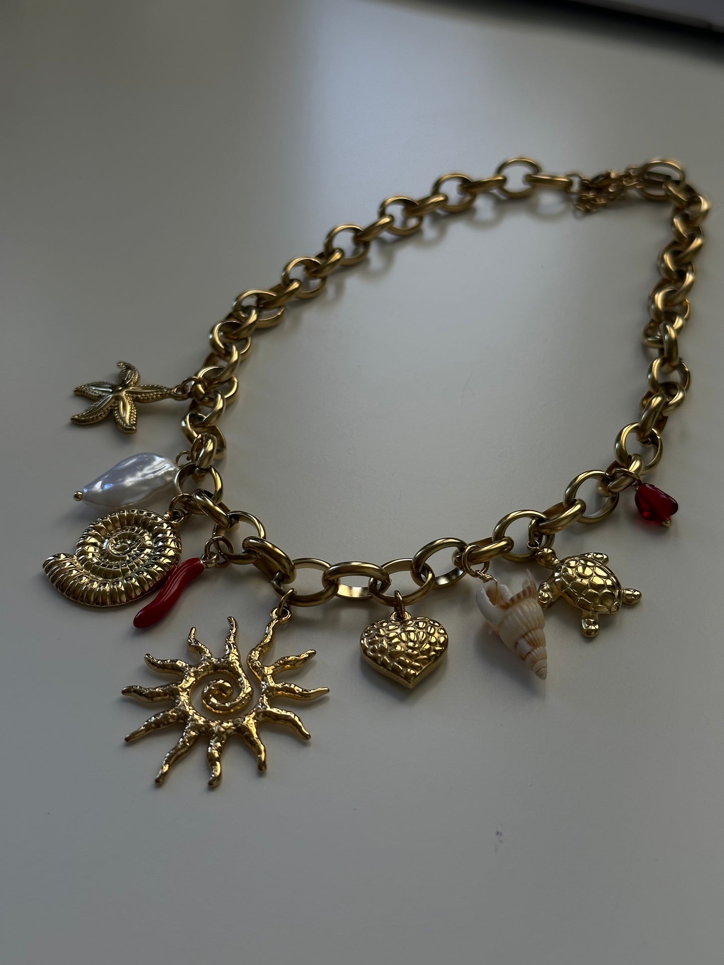 Collier Isla